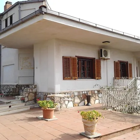 Ashram *
